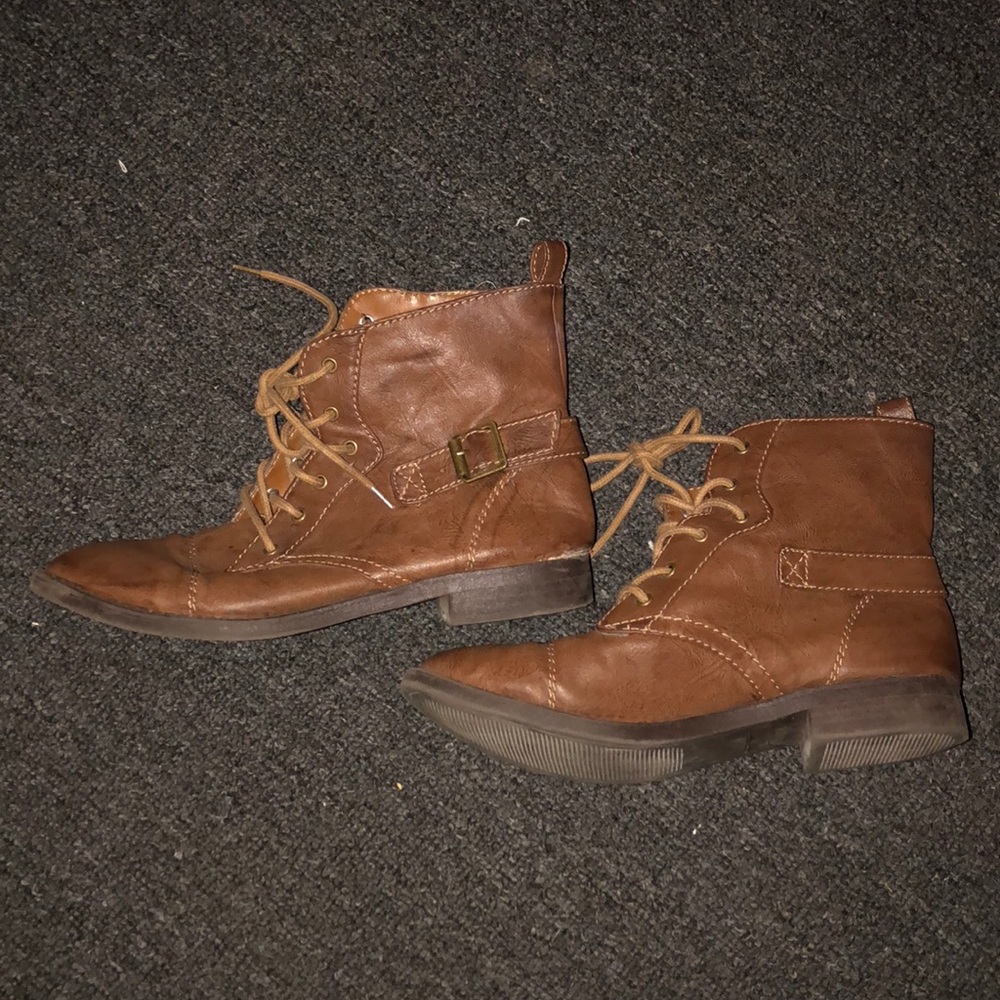 Nollie Size 9 Brown boots